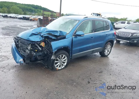2017 Volkswagen Tiguan 2.0T Wolfsburg Edition z USA, uszkodzony, nr VIN WVGSV7AX7HK007652